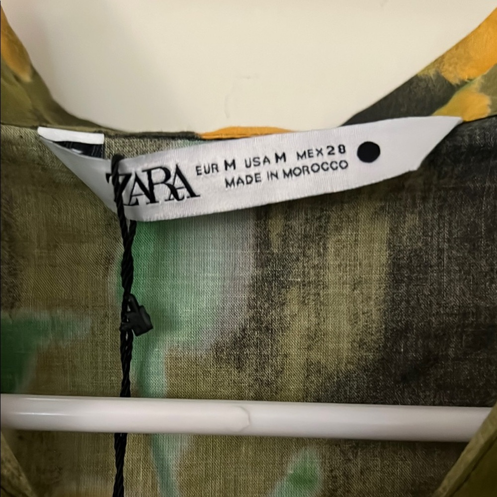 ZARA Green & Yellow Floral Button-Front Blouse - Picture 2 of 5